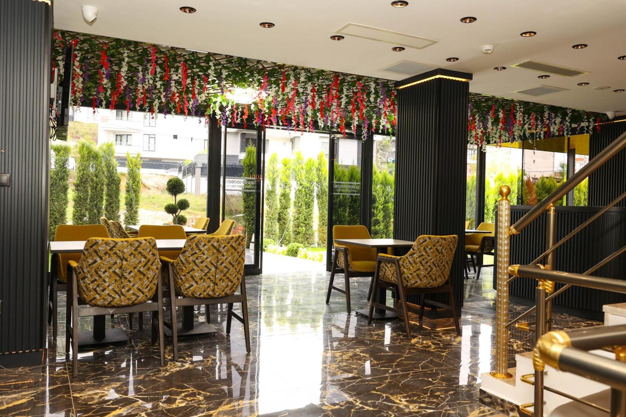 Gardenmode Airport Hotel Tasoluk Luaran gambar